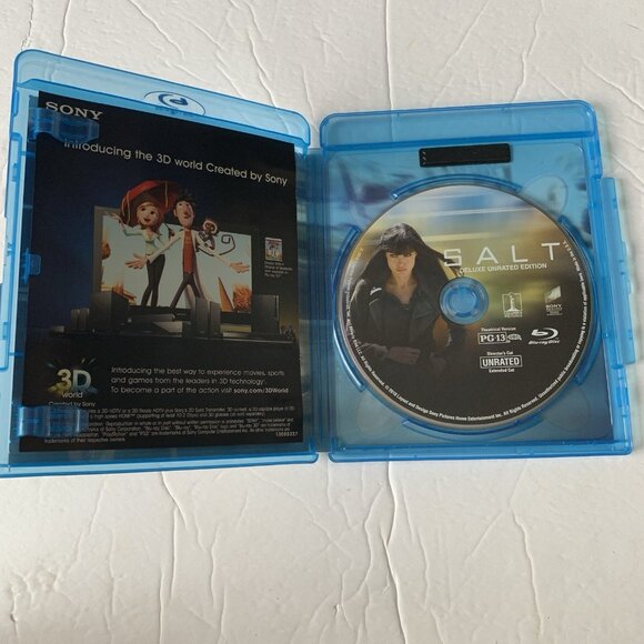 Salt (Blu-ray Disc, 2010, Canadian Unrated Deluxe Extended Edition) - Picture 3 of 3